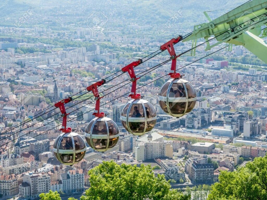 Grenoble-Bastille cable car in France Installation de meubles, montage de meubles à Grenoble, IKEA, CONFORAMA, BUT, LEROY MERLIN